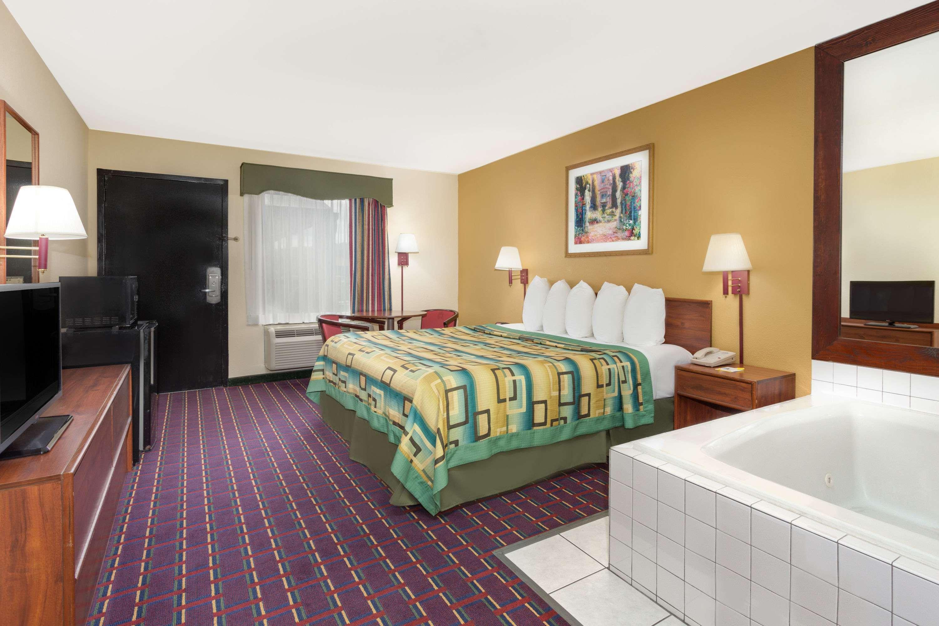 Days Inn By Wyndham Murphy Eksteriør bilde